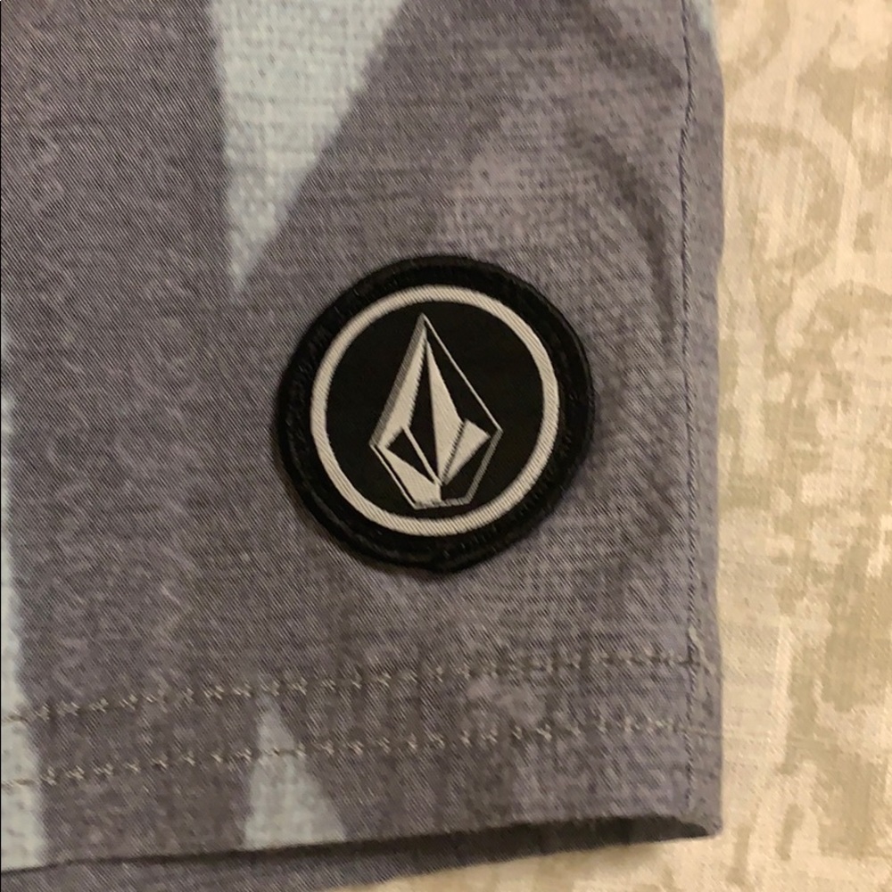 Volcom XL men's swim trunks - Picture 2 of 5